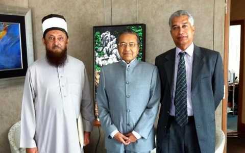 Sheikh Imran Hosein with Dr Mahathir